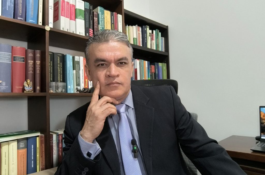 ¿CÓMO DEFENDER ABOGADOS EN COLOMBIA FRENTE AL PELIGRO DE LA LEY 1123?